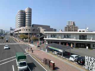 ../南区図書館近辺を陸橋から展望する